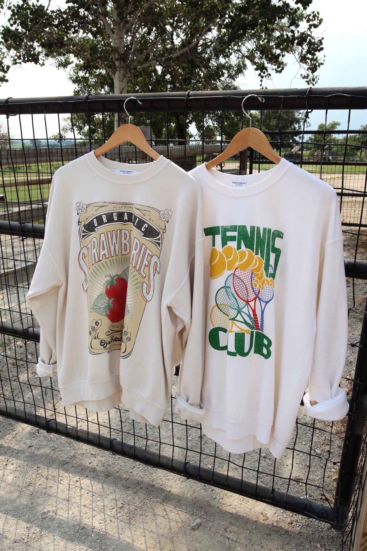 TENNIS CLUB OVERSIZED SWEATSHIRT